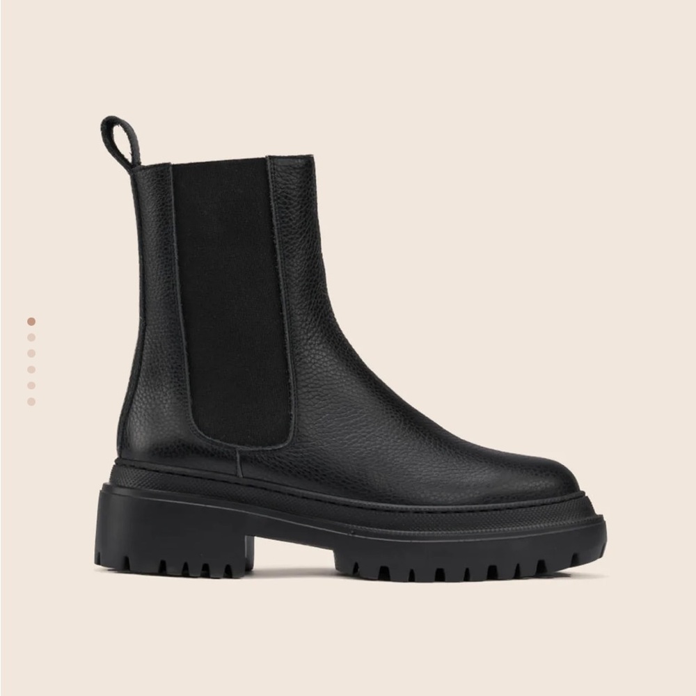 Maguire Cortina Black Shearling Lined Leather Boots, size 38